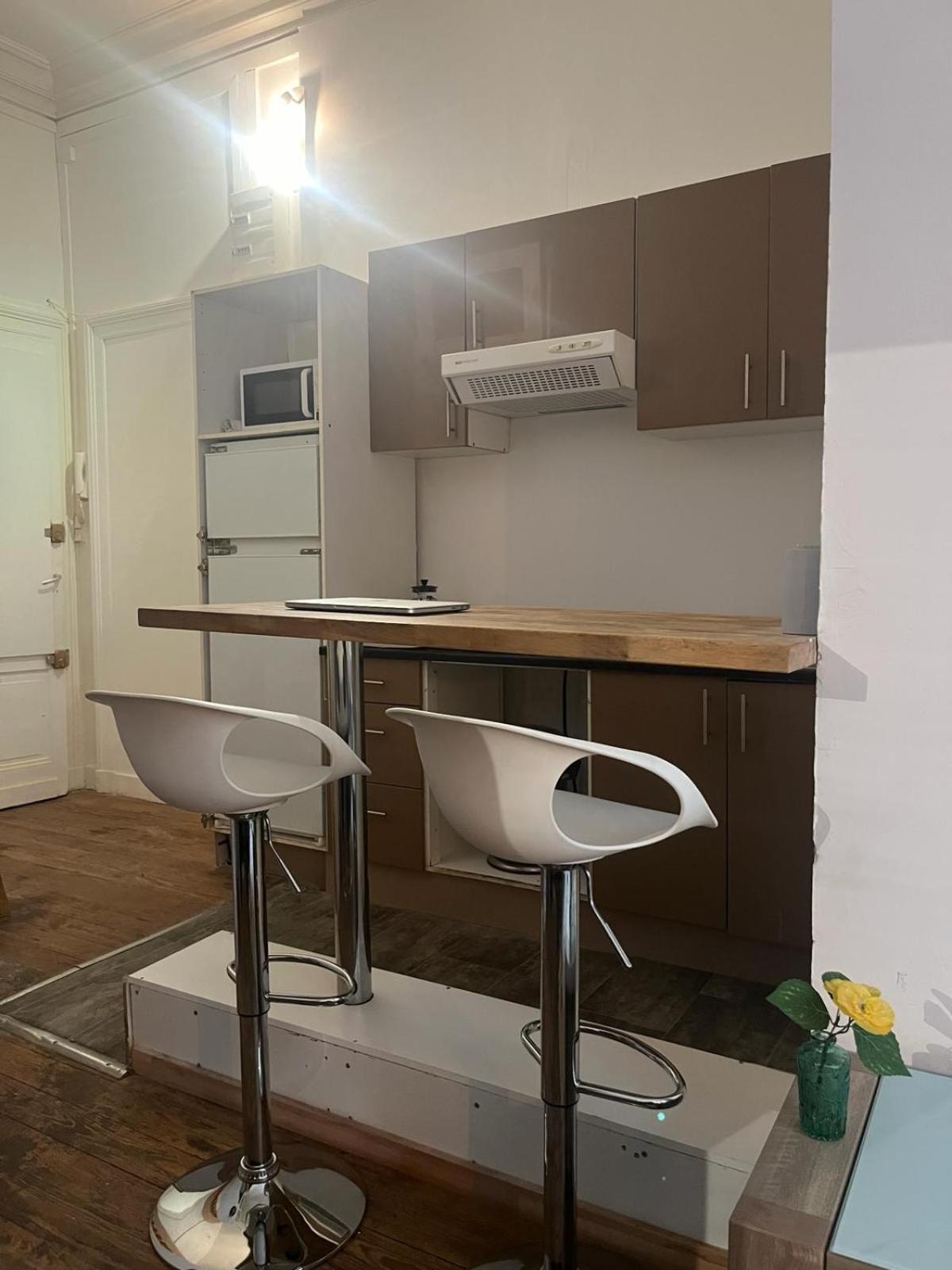 Bel Appartement Avec Mezzanine En Plein Centre De Bordéus Exterior foto